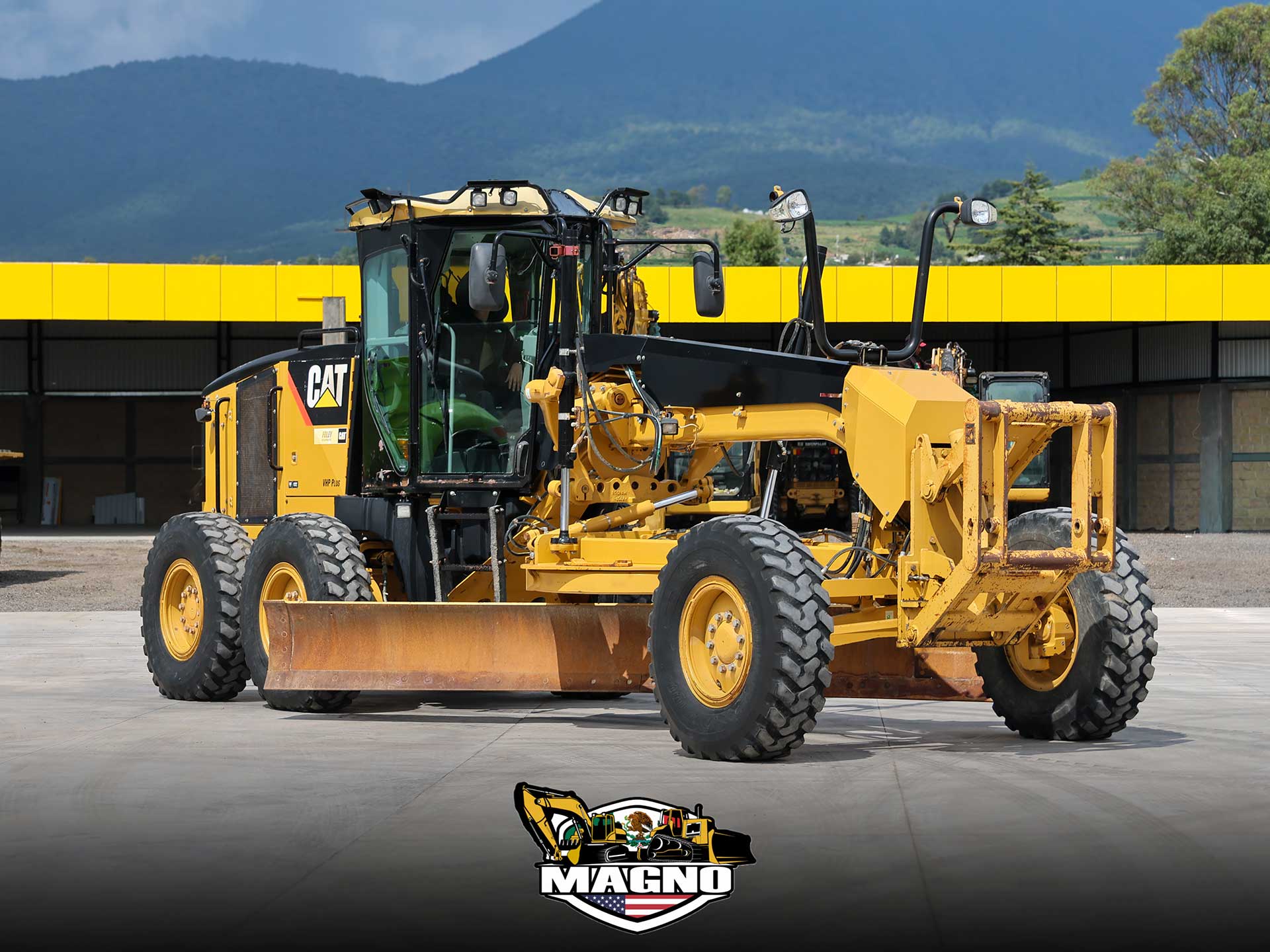 CAT 12M
